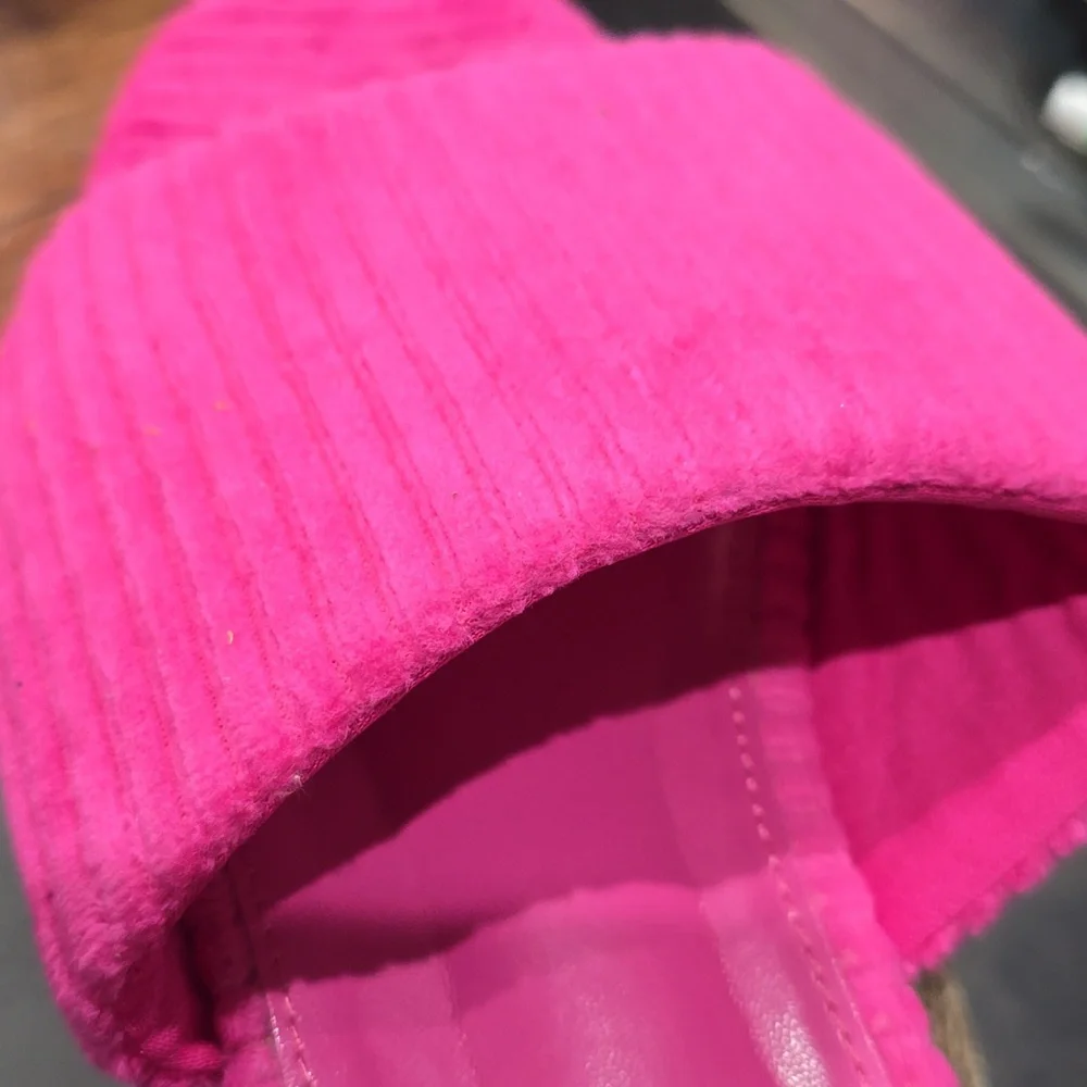 Pink Wedges with Ribbed Texture 10 - Picture 6 of 7